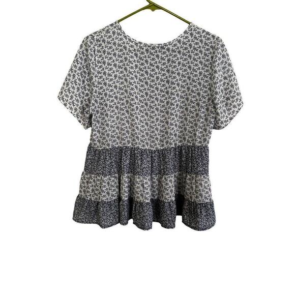 Paper Crane Womens Tiered Floral Top Green boho Blouse Medium M - Picture 4 of 7